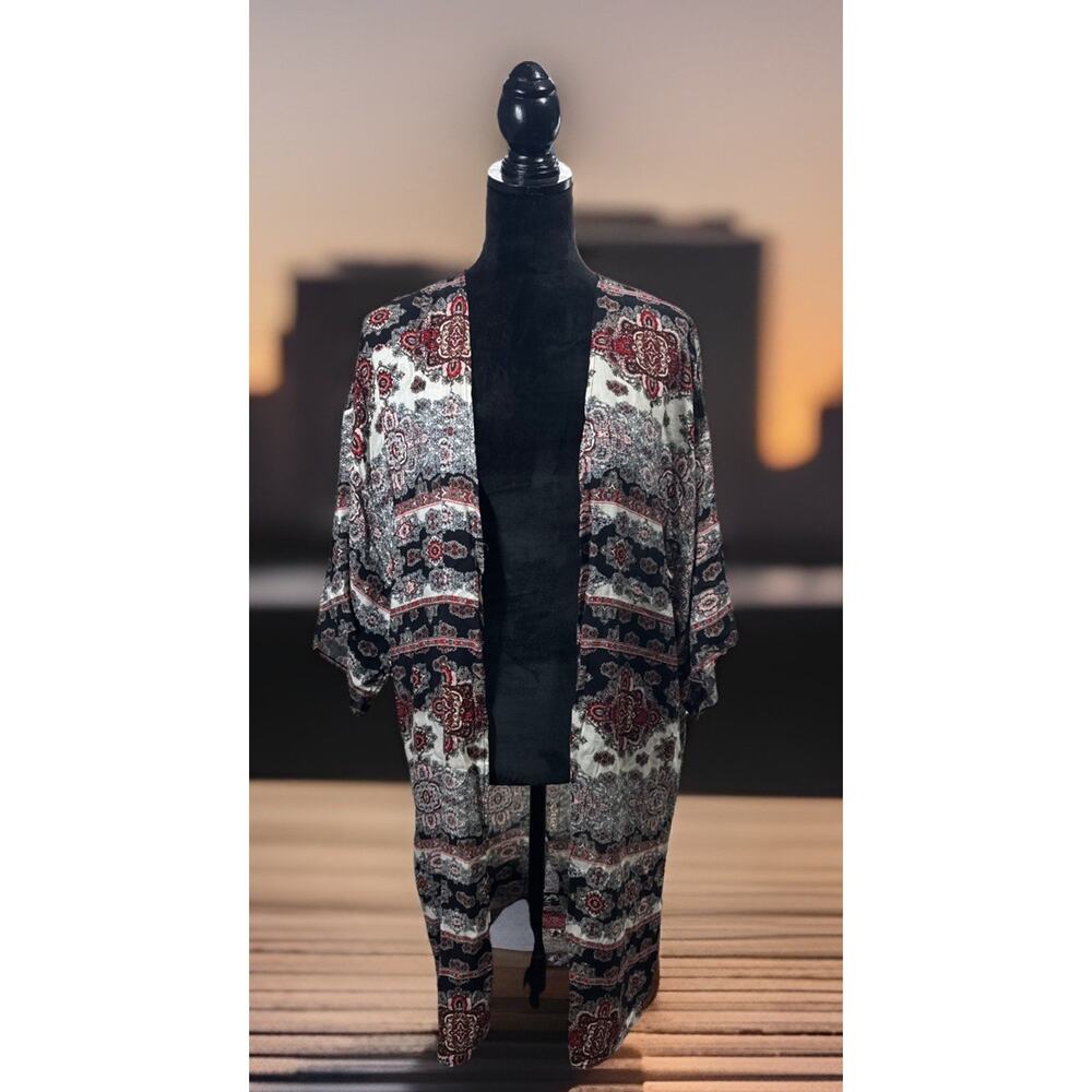 Earthbound Trading Co. Small Black Red‎ Antique White Boho Chic Kimono Duster